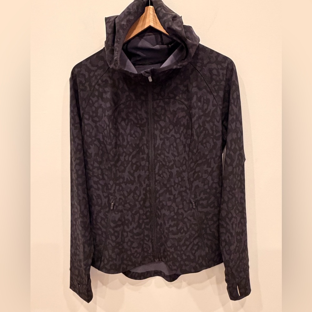 NWOT Lululemon Hooded Define Jacket Size 10‎ Black Camo